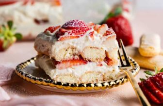 14 Strawberry and Berry Desserts Value Each Chunk